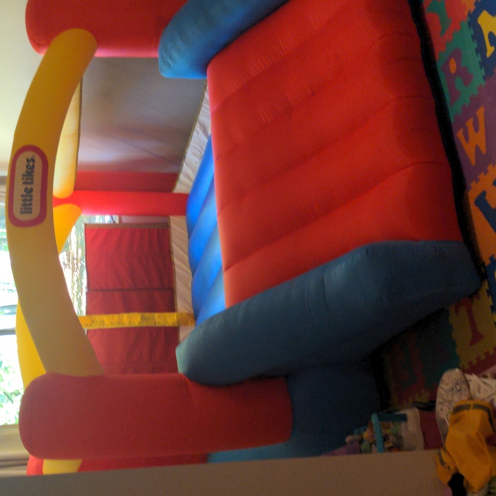 Little tikes bounce house